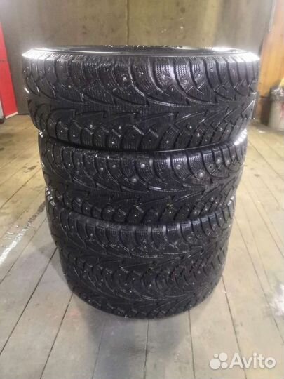 Hankook Winter I'Pike 215/65 R17