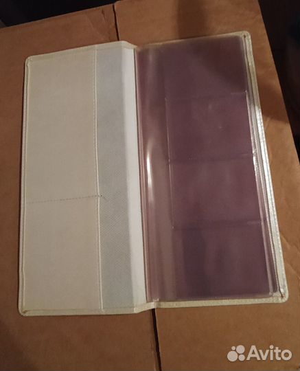 Канцелярские товары: стикеры, папки, мультифоры