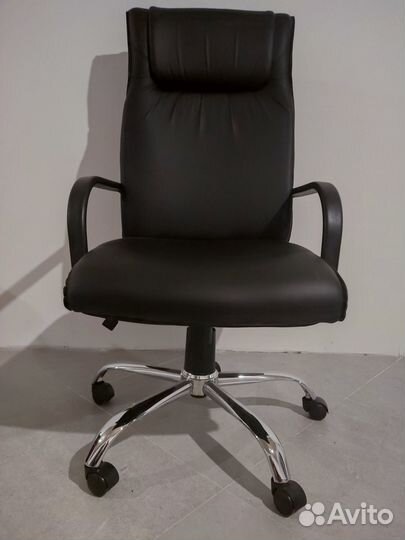 Офисное кресло руководителя бу