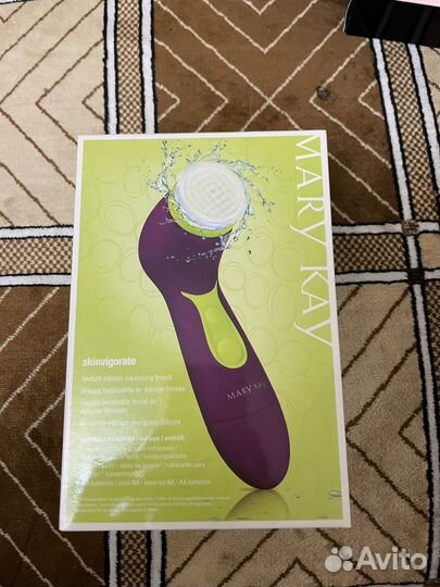 Щетка для умывания Mary Kay