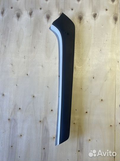 Накладка центральной консоли правая Lexus RX450h