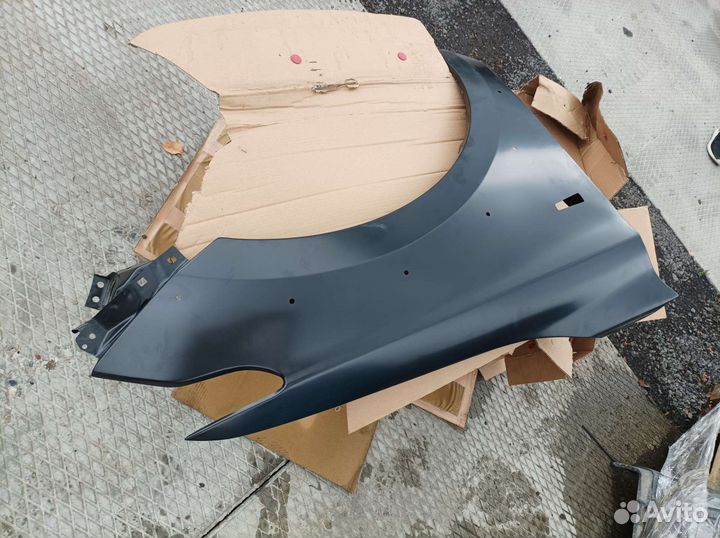 Крыло на Mitsubishi Outlander
