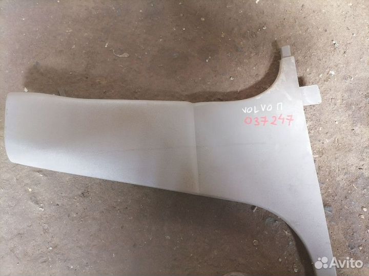 Обшивка стойки средней правой нижняя Volvo S40 199