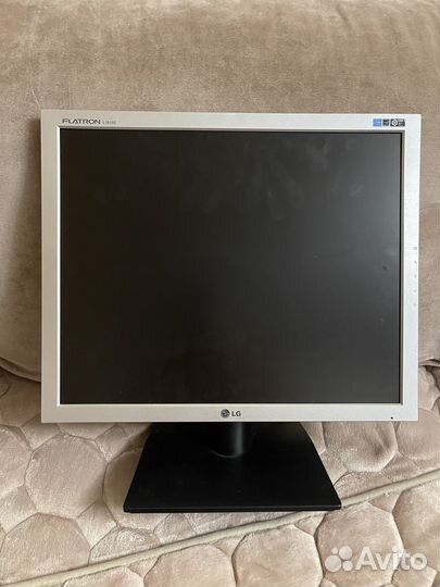 Монитор LG 19 диагональ