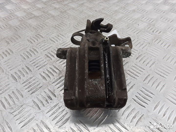 Суппорт задний правый для Volkswagen Passat 5