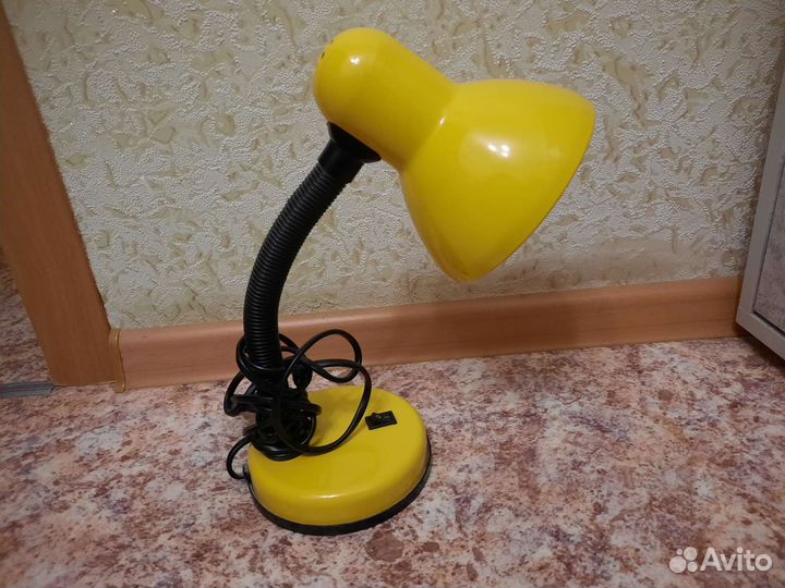 Лампа настольная
