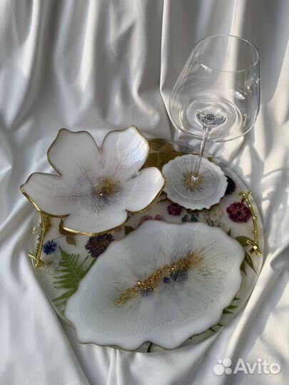 Подарок женщине на 8 марта поднос с цветами из эпо