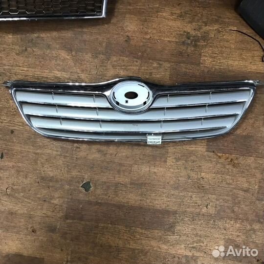 Решетка радиатора Тойота Corolla Matrix