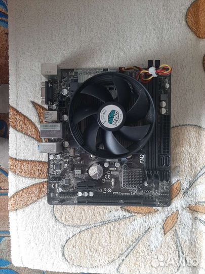 Материнская плата с процессором