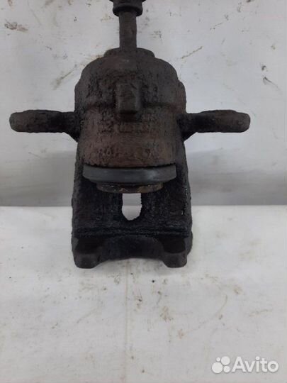 Суппорт тормозной задний правый Bmw 1 хэтчбэк 5