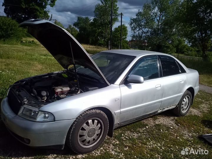 Audi A4 1.8 МТ, 2000, 456 553 км