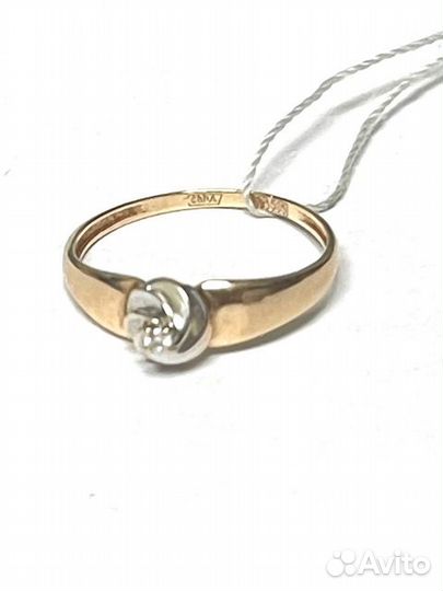 Золотое кольцо с камнем 16,5р