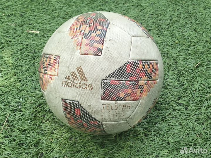 Футбольный мяч adidas telstar fifa 2018