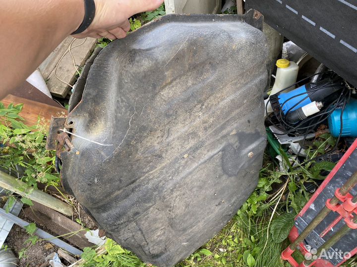 Топливный бак Mazda 626 GE