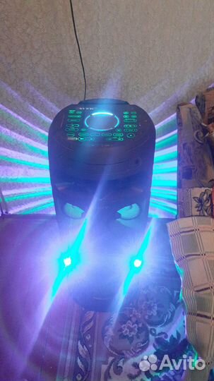 Музыкальная колонка с блютузом и караоке sony