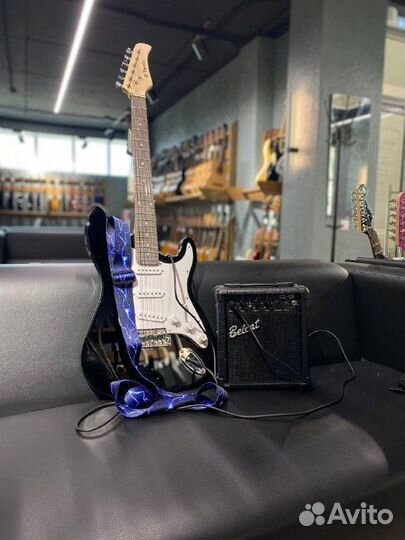 Новый комплект Электрогитара + Комбик и Аксессуары