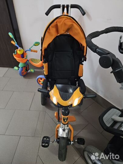 Трехколесный велосипед с ручкой Lamborghini