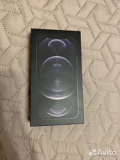 Коробка от iPhone 12 pro