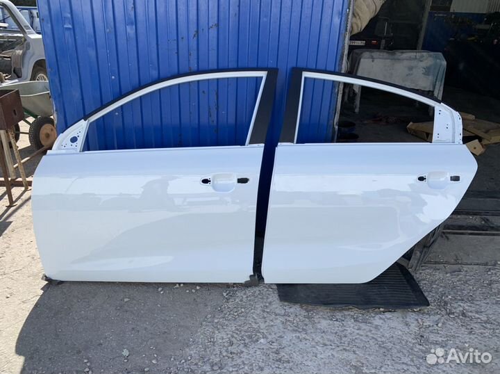 Дверь задняя левая Kia Rio 4 Оригинал