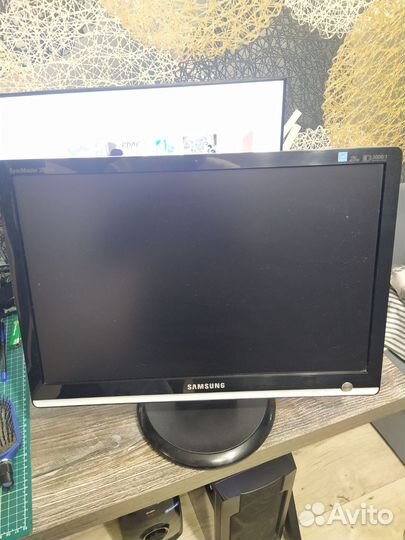 Монитор Samsung