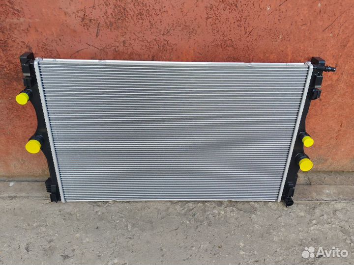 Интеркулер радиатор охлаждения Mercedes 247 118