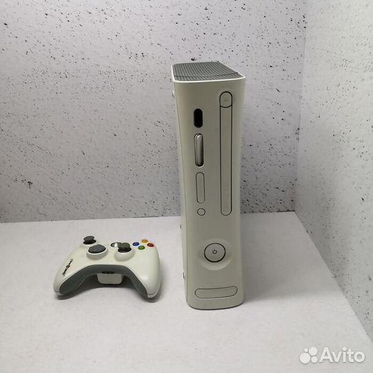 Игровая приставка Microsoft Xbox 360