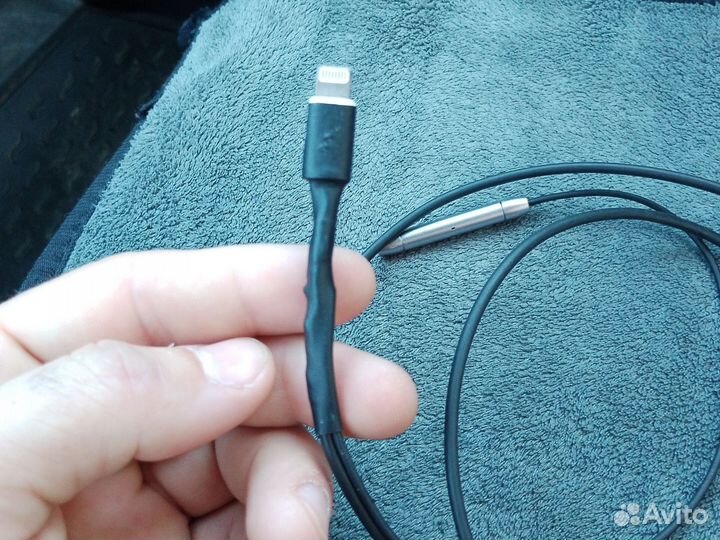 Кабель aux для iPhone