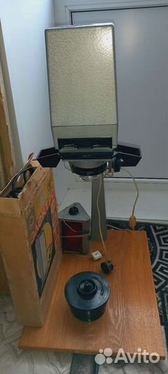 Фотоувеличитель Ленинград-4