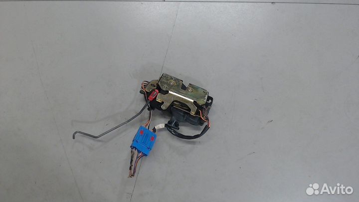 Замок двери Dodge Caravan, 2003