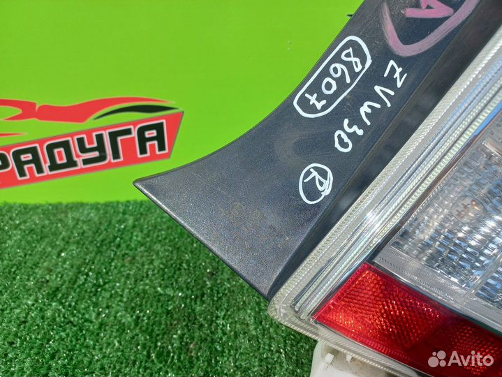 Фонарь toyota ZVW35,ZVW30 prius