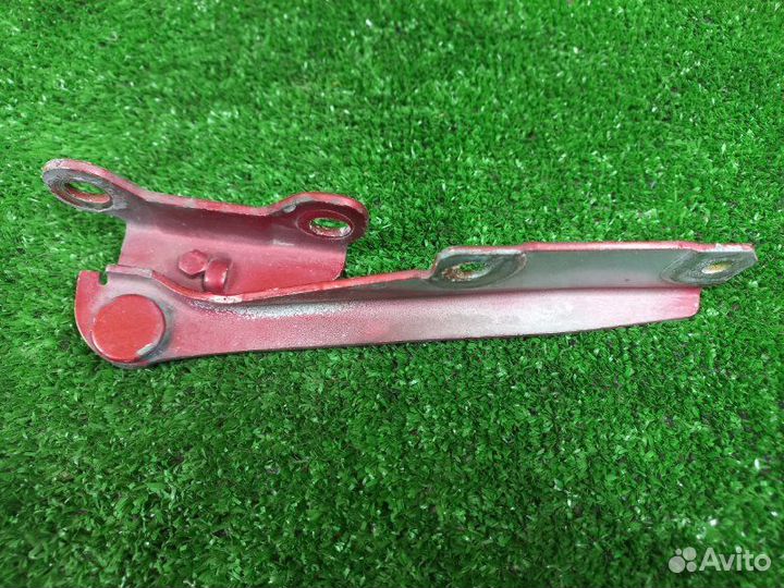 Петля капота правая Mitsubishi Carisma DA1A 4G92