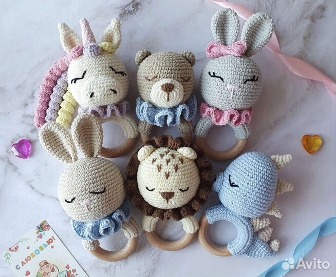 Вязаная погремушка Грызунок Ручная работа