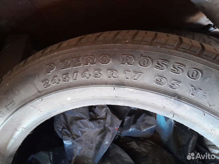 Pirelli P Zero Rosso 245/45 R17 95Y
