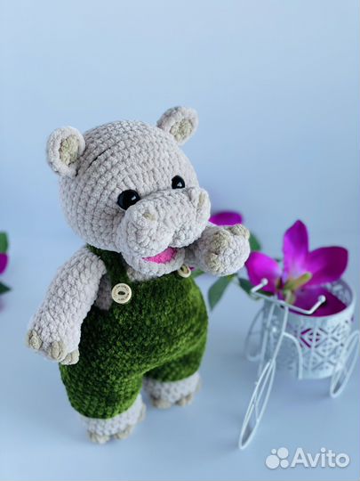 Бегемотик плюшевый