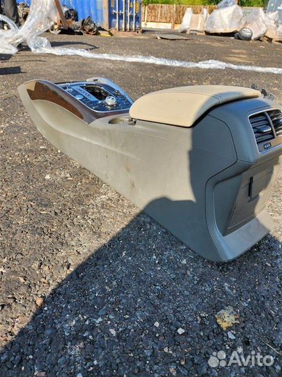 Консоль кпп Audi Q5 2008-2012