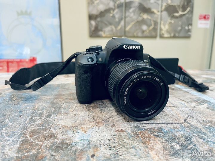 Зеркальная камера Canon EOS 700D Kit 18-55mm