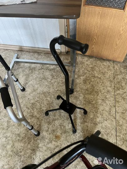 Столик регулируемый для ухода за лежачими больными