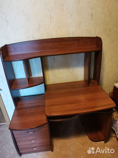 Компьютерный стол