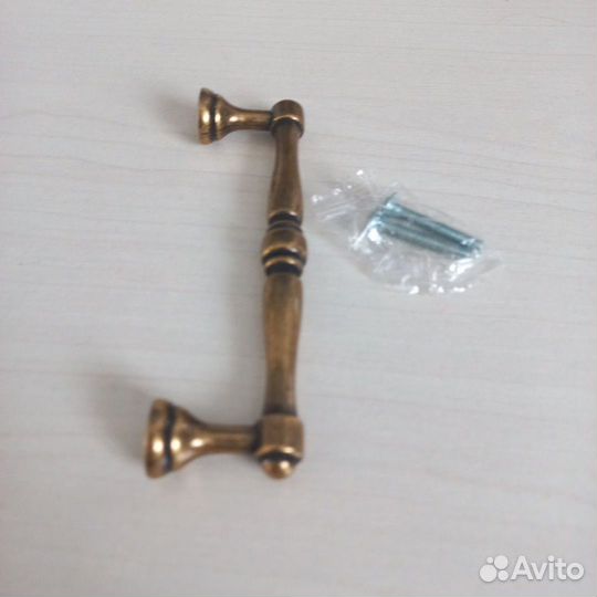 Мебельная ручка от тумбы ангстрем