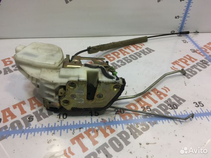 Мицубиси Паджеро Пинин Замок передней двери Прав