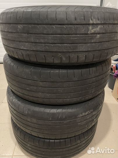 Yokohama Advan Sport V105 235/65 R17 108W