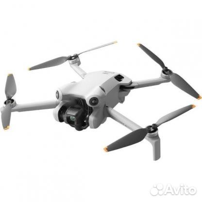 Квадрокоптер DJI Mini 4 Pro Fly More Combo Plus