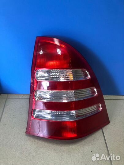 Фонарь правый mercedes W203 универсал