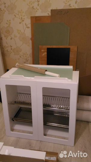 Кухонный навесной шкаф