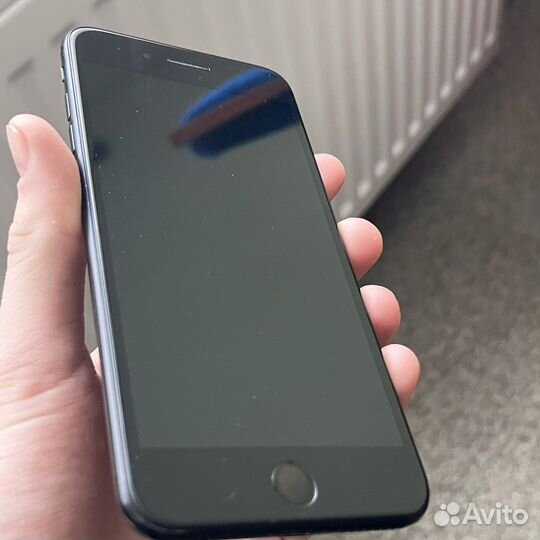 Телефон iPhone 7 plus