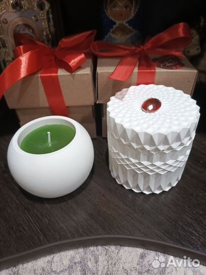 Подарочные наборы из свечей в подсвечнике