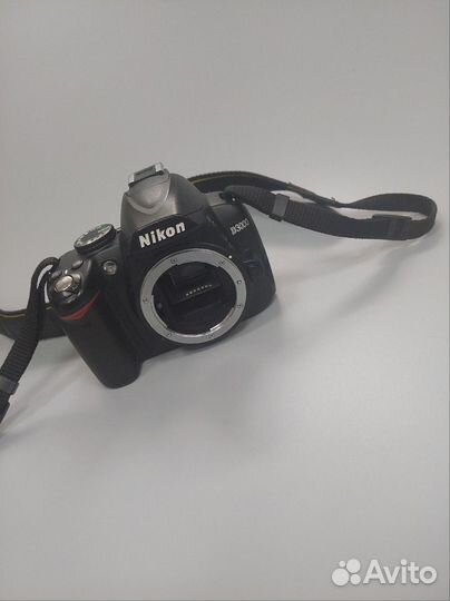 Цифровой фотоаппарат Nikon D3000 body Б/У