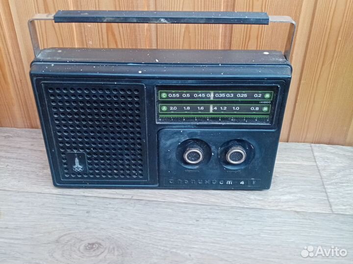 Радиоприемник СССР альпинист 418