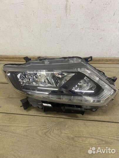 Фара правая Nissan X-Trail T32
