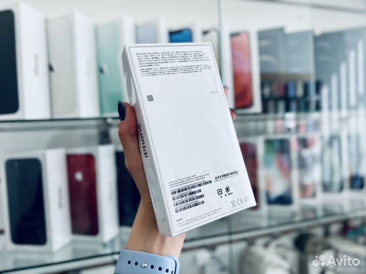 iPhone 12, 64 ГБ